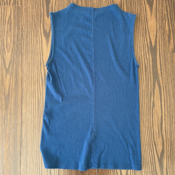 Everlane - Pima Micro-Rib Tank - Picture 2 of 4